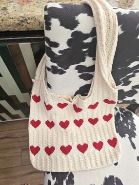 ninexis Heart Knit Tote Bag Shoulder Bag in Cream & Red